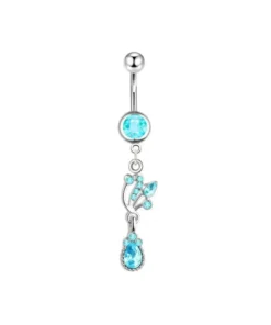 Bauchnabelpiercing mit filigranem Anhänger und türkisen Kristallen