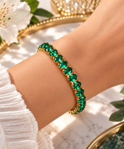 Alternative view of Emerald Shine – Tennisarmband mit grünen Zirkonia aus Edelstahl mit 18K Echtgold-PVD-Beschichtung