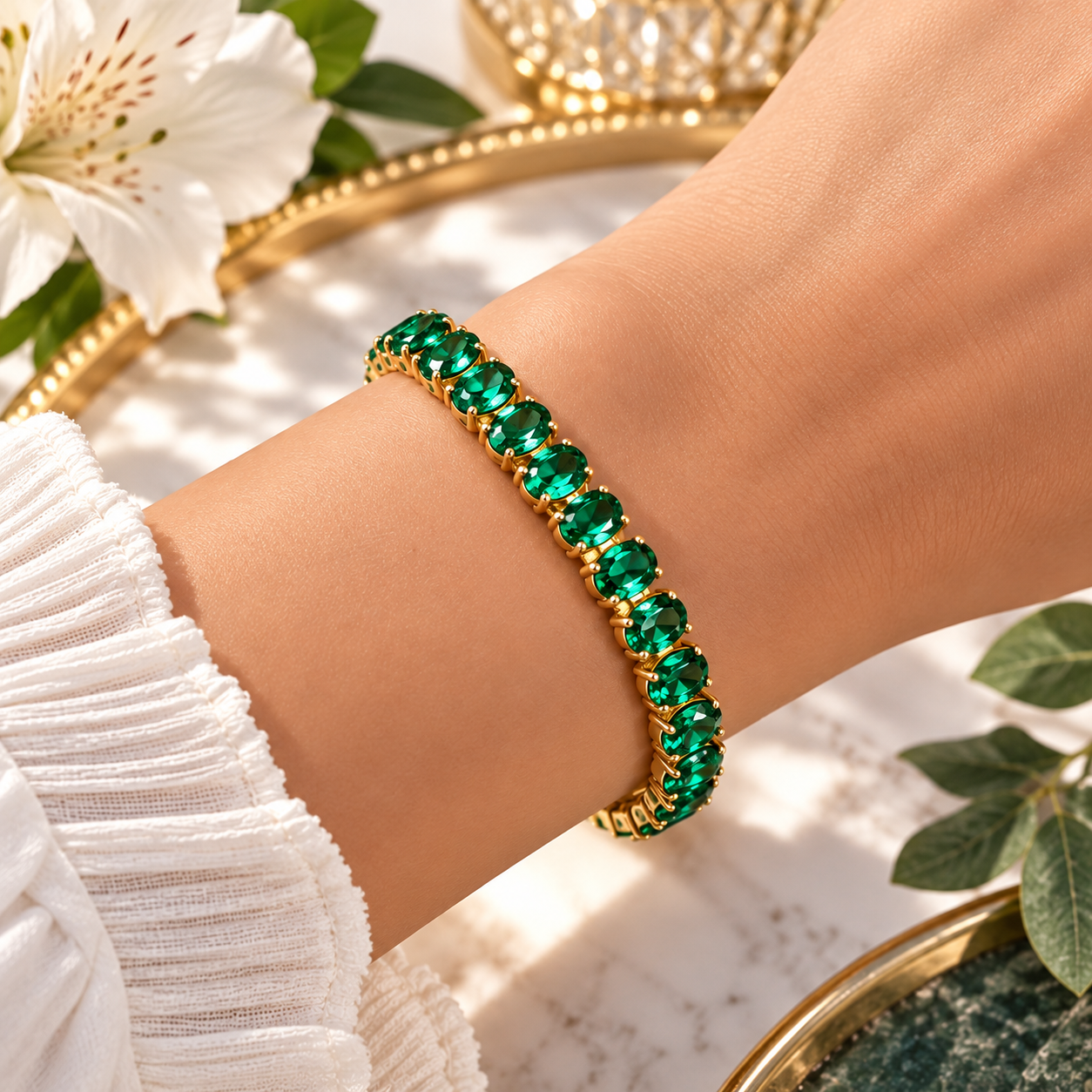 Emerald Shine – Tennisarmband mit grünen Zirkonia aus Edelstahl mit 18K Echtgold-PVD-Beschichtung – Bild 2